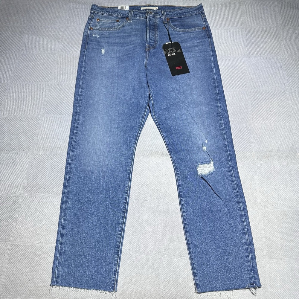 NEW Levi's Premium Wedgie Jeans Womens‎ 31 Distressed Button Fly Raw Cut Hem NWT